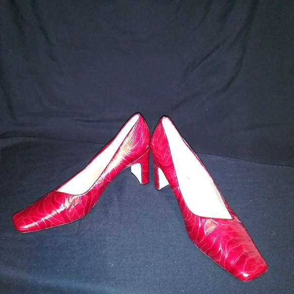 Slides - Picture 2 of 4